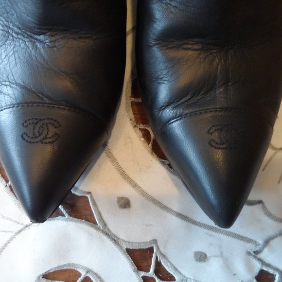 CHANEL Black Goatskin Leather Black Ankle Boots Size 37.5B - Picture 4 of 16